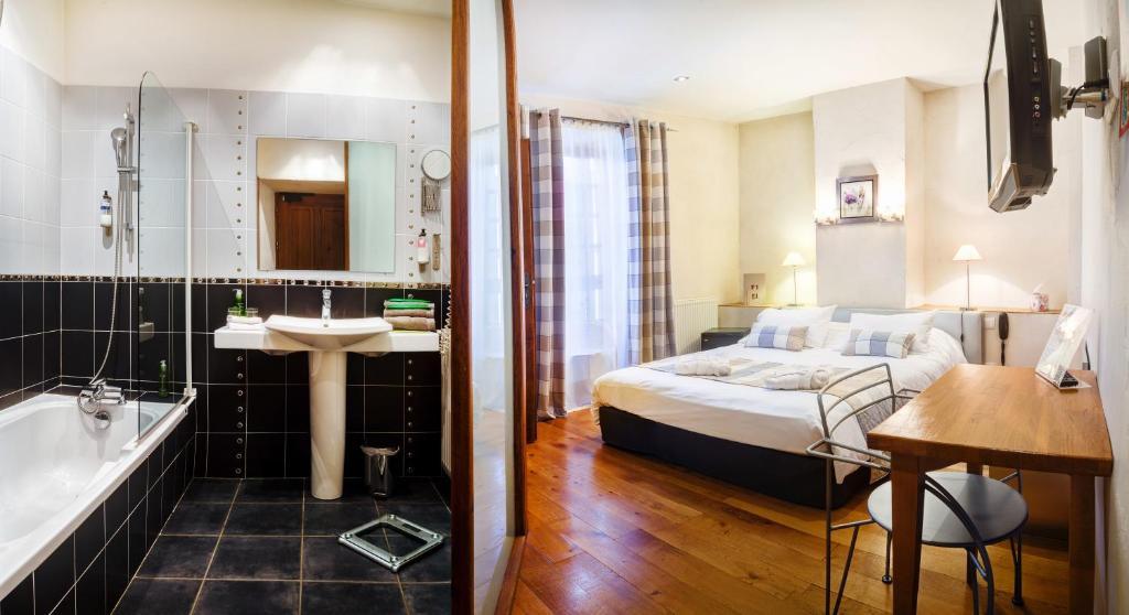 Hotel Les Remparts 미르포아 객실 사진