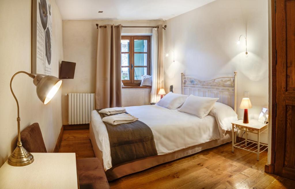Hotel Les Remparts 미르포아 객실 사진