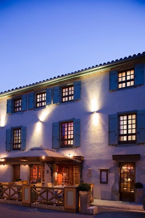 Hotel Les Remparts 미르포아 외부 사진