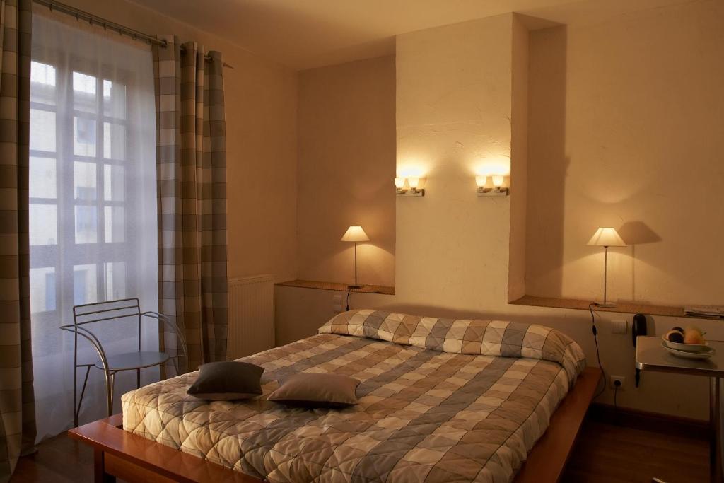 Hotel Les Remparts 미르포아 외부 사진