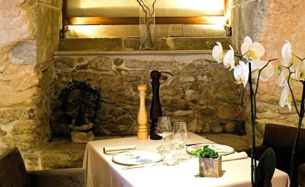 Hotel Les Remparts 미르포아 외부 사진